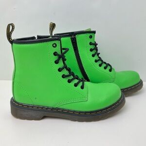 Dr. Martens Delaney T Lamper Slime Green Combat Boots